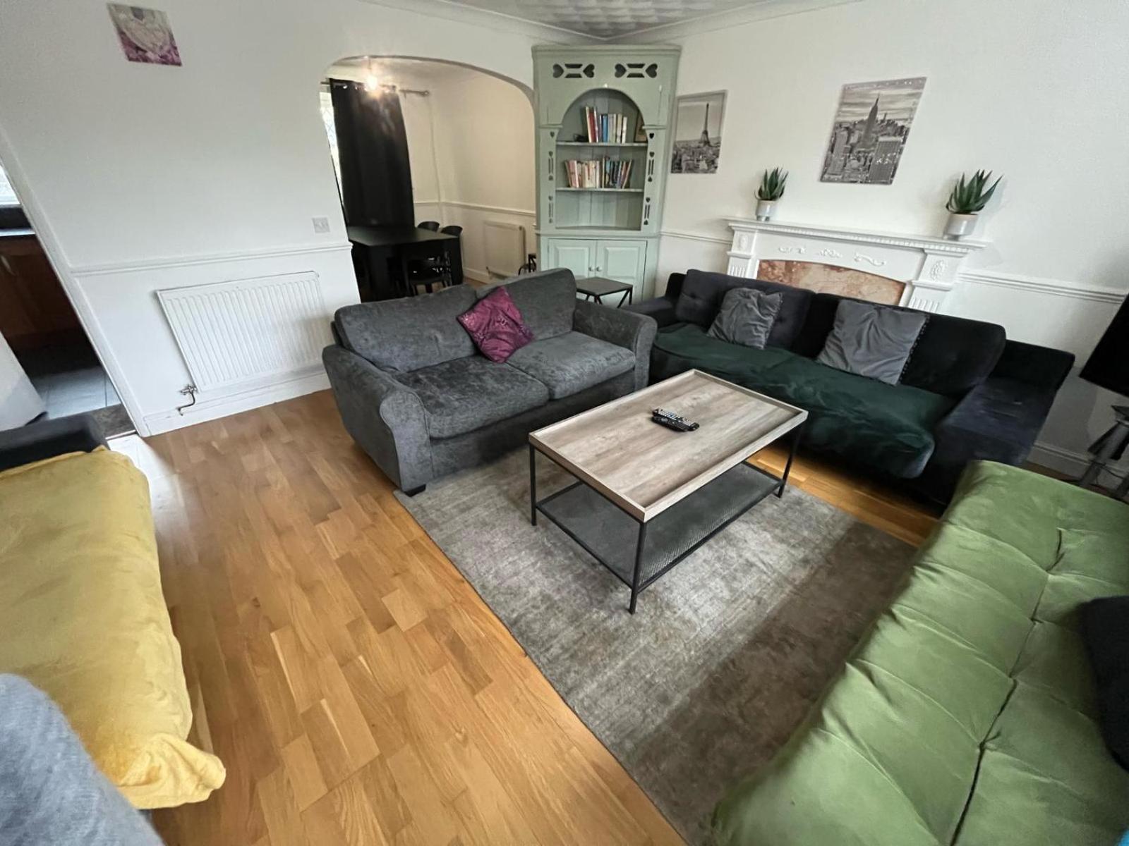 Oxford Rd, 5 Bedroom Sleeps 11,parking Swindon